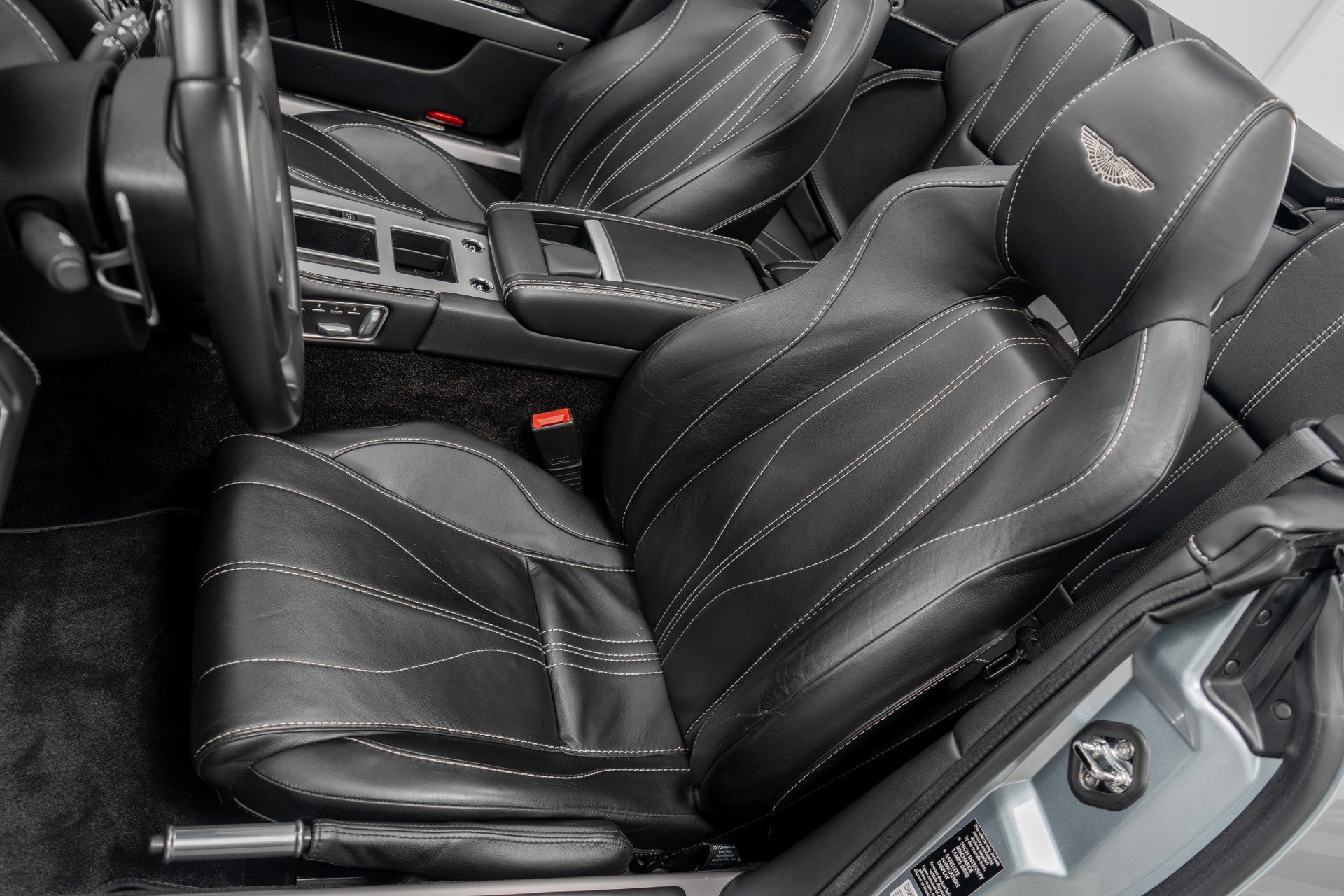 Used 2014 Aston Martin DB9 Volante image 25