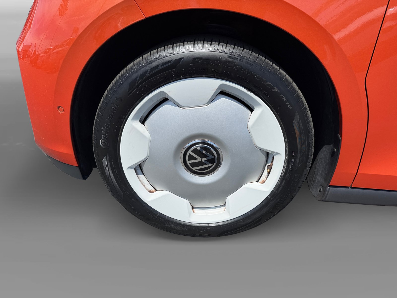 Certified 2025 Volkswagen ID. Buzz 1st Edition AWD/4WD image 9