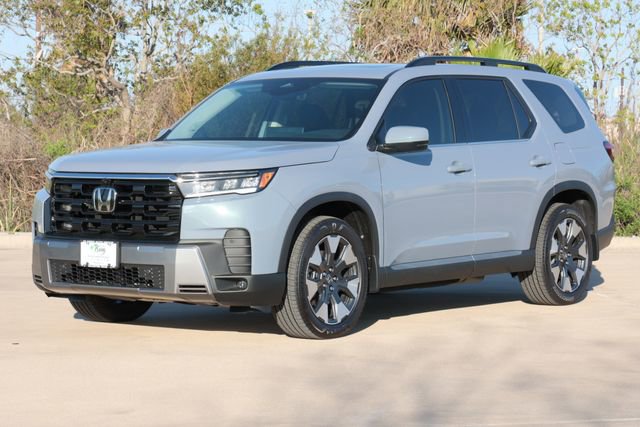 New 2026 Honda Pilot Touring image 3