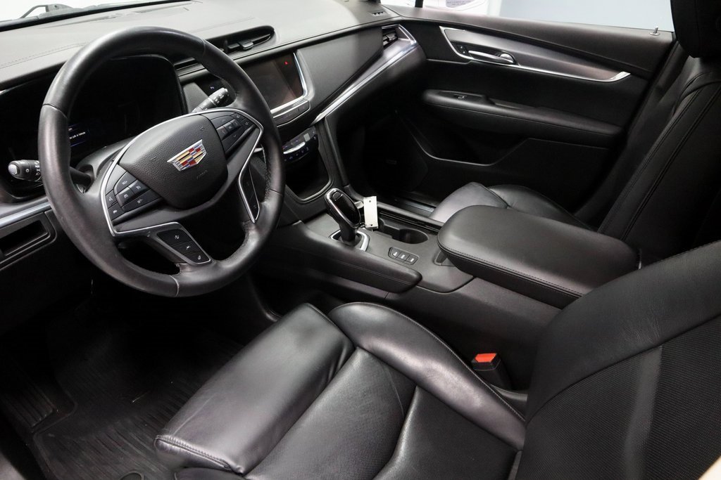 Used 2017 Cadillac XT5 Premium Luxury w/ LPO, Wheel Lock Package image 24