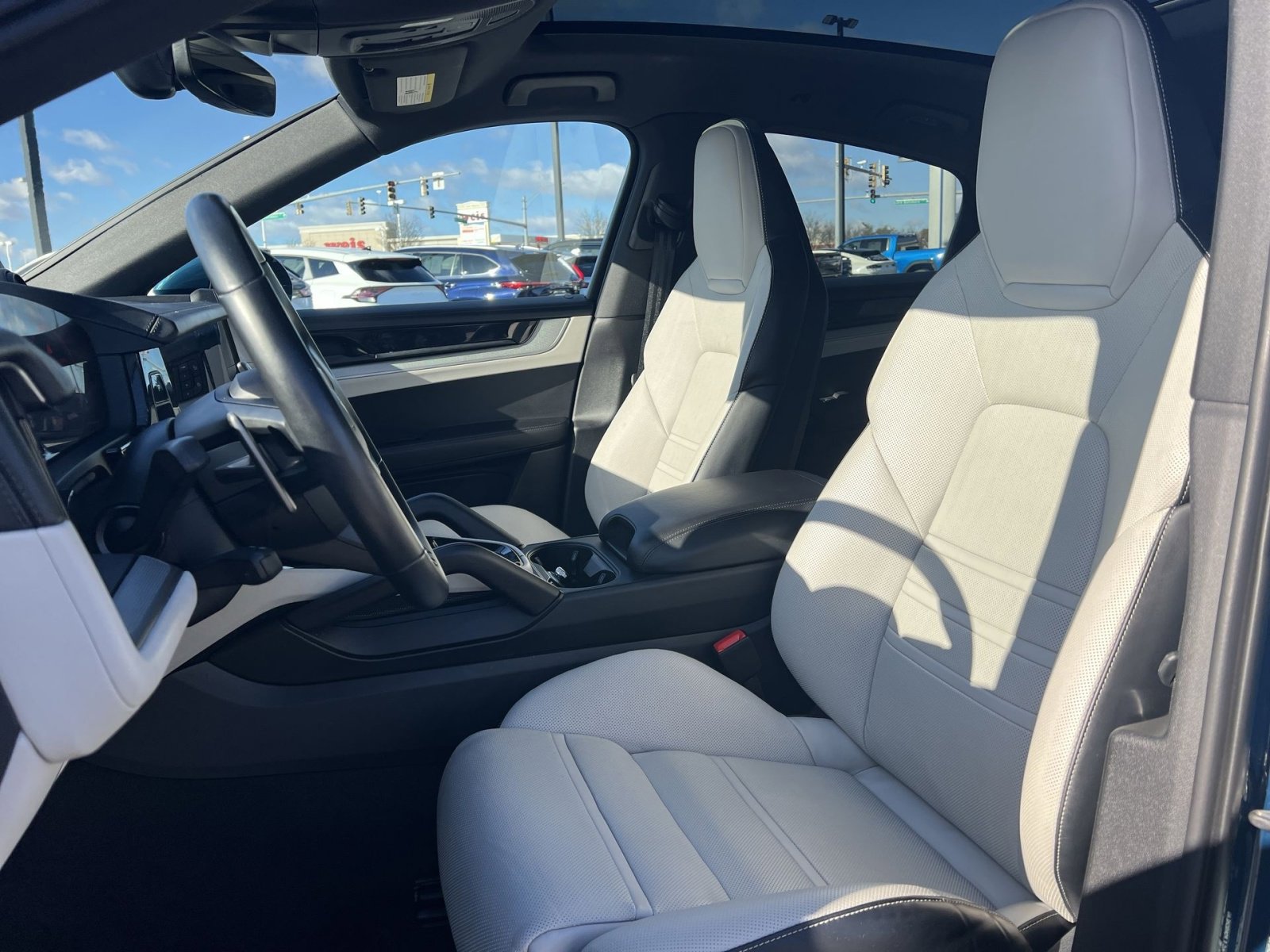 Used 2024 Porsche Cayenne S AWD/4WD image 13