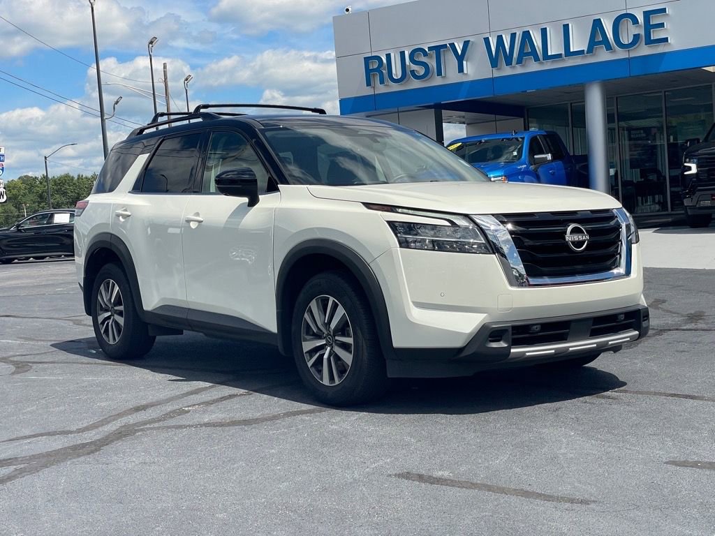 Used 2024 Nissan Pathfinder SL