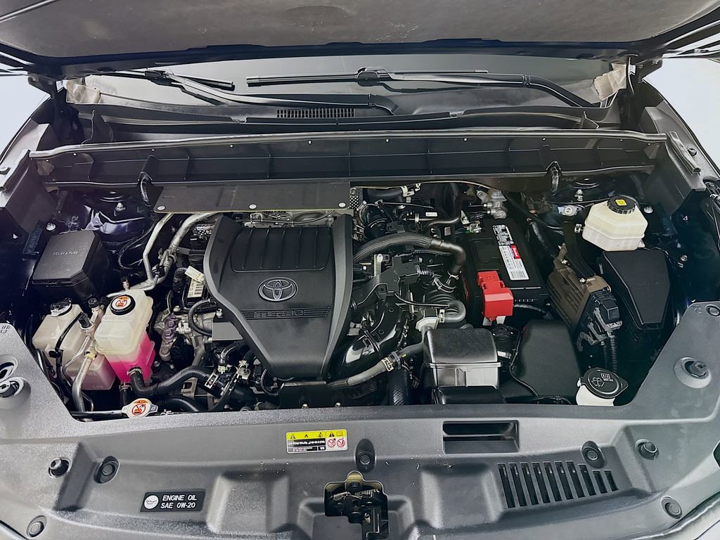 Used 2023 Toyota Highlander XLE AWD/4WD image 29