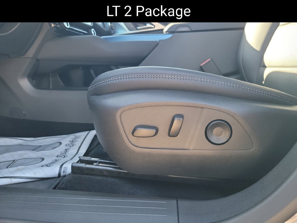 Certified 2025 Chevrolet Equinox EV LT AWD/4WD image 12