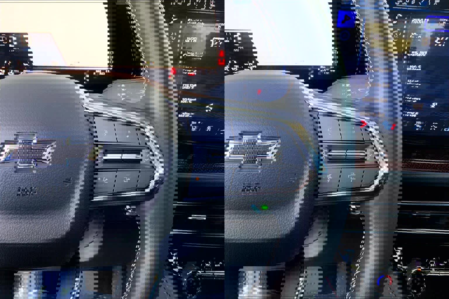 Used 2024 Chevrolet Traverse Z71 image 25