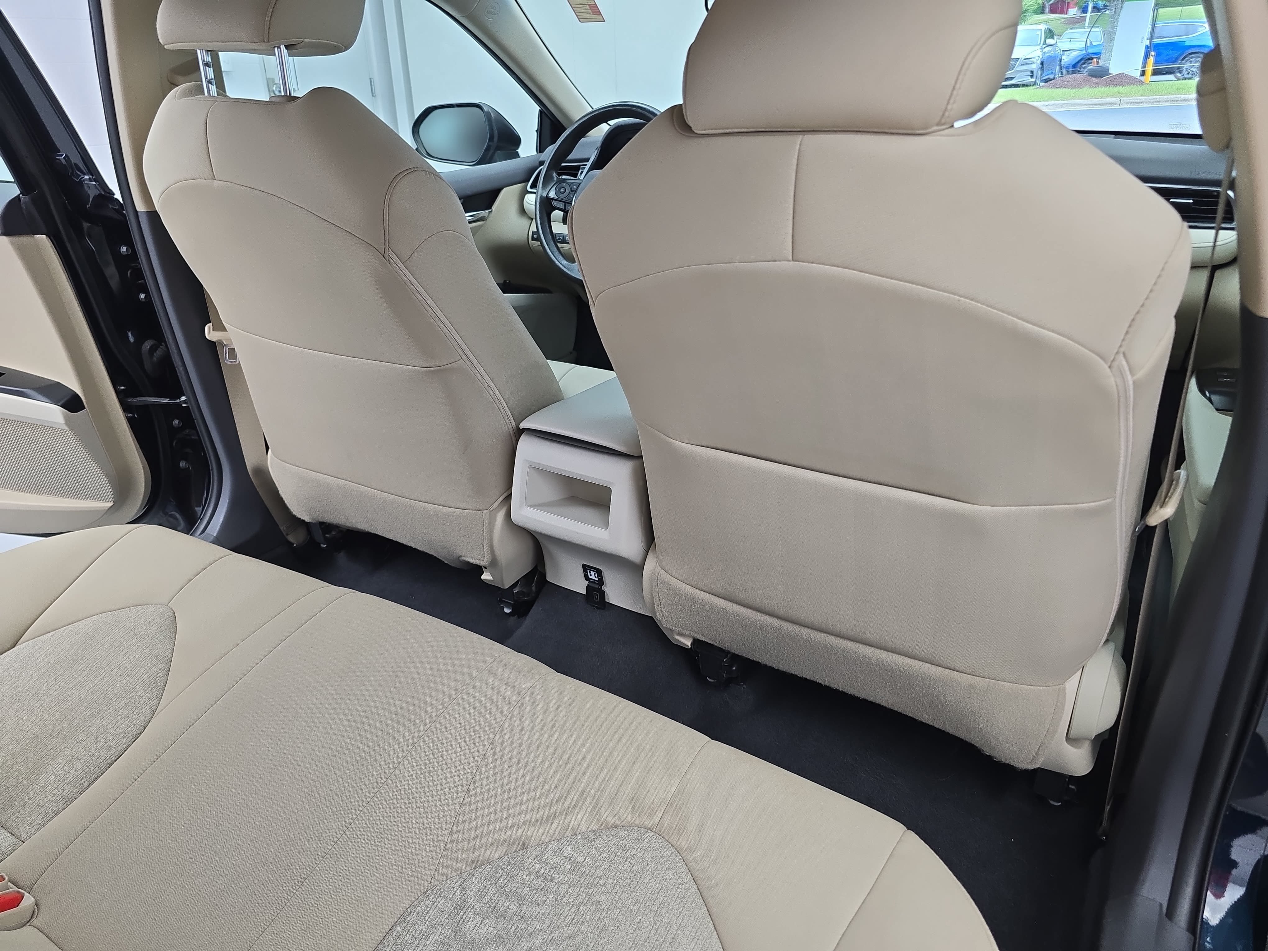 Used 2019 Toyota Camry LE FWD image 11