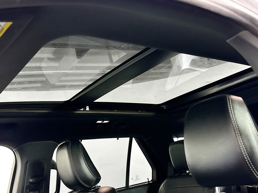 Used 2020 Ford Explorer Limited image 19