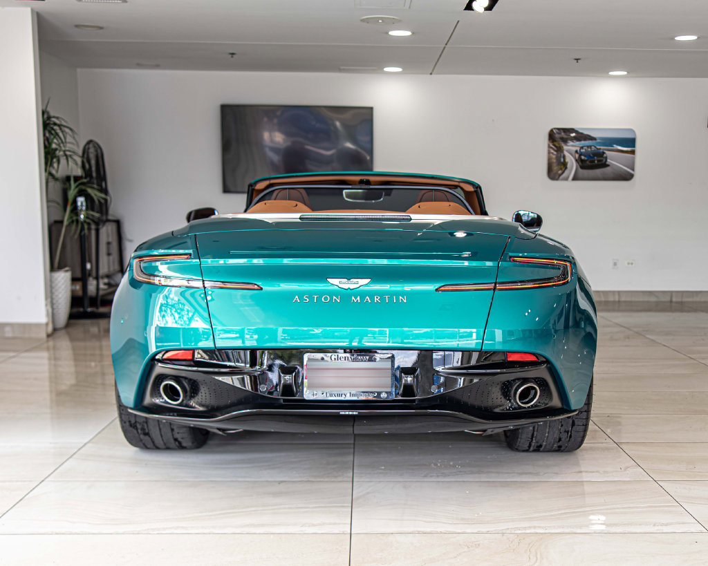 Used 2025 Aston Martin DB12 Convertible RWD image 13