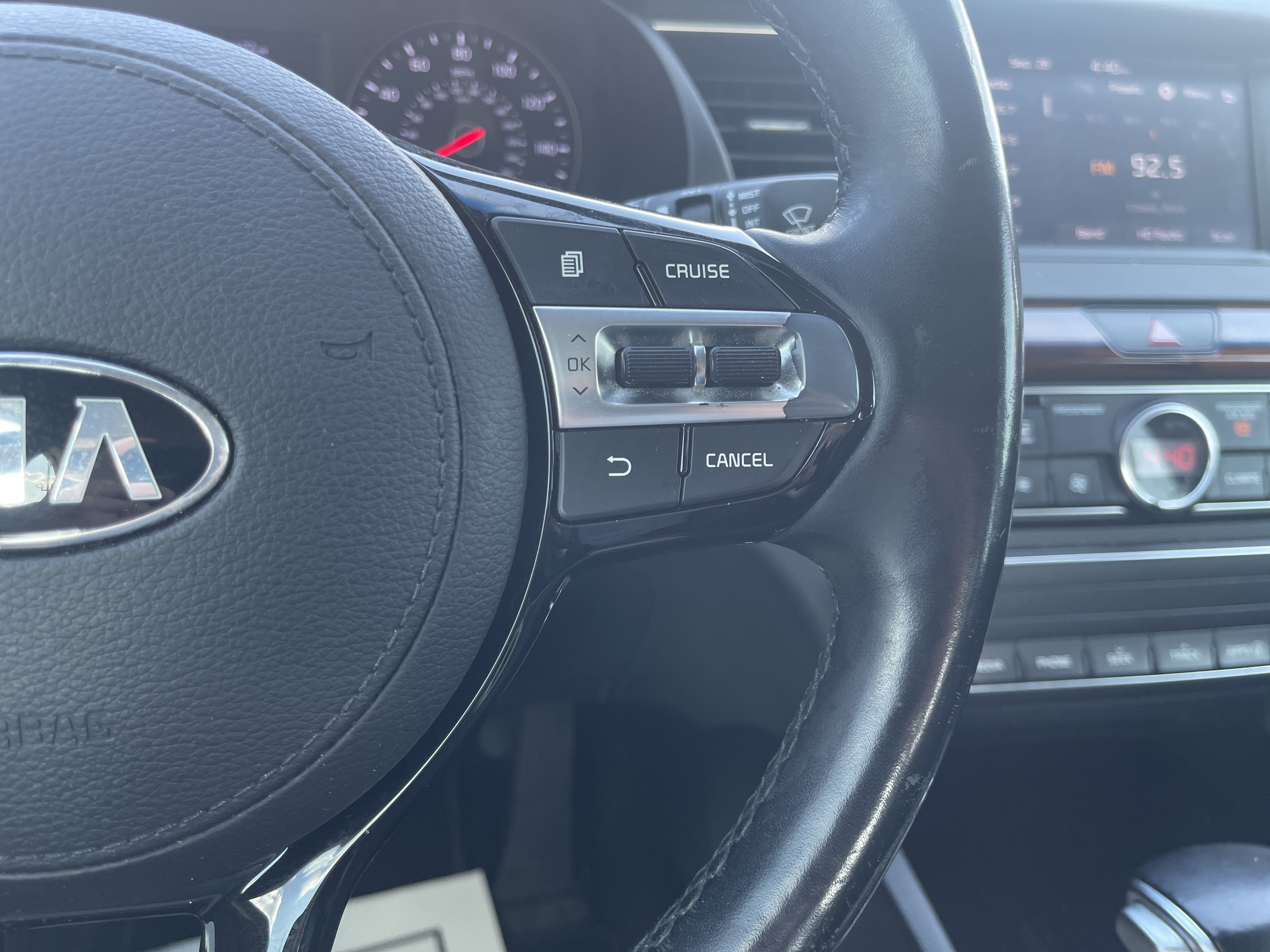 Used 2017 Kia Cadenza Premium FWD image 22