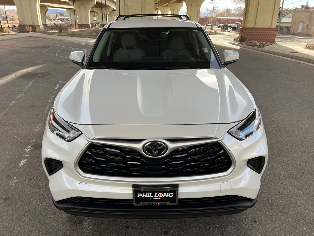 Used 2022 Toyota Highlander L image 2