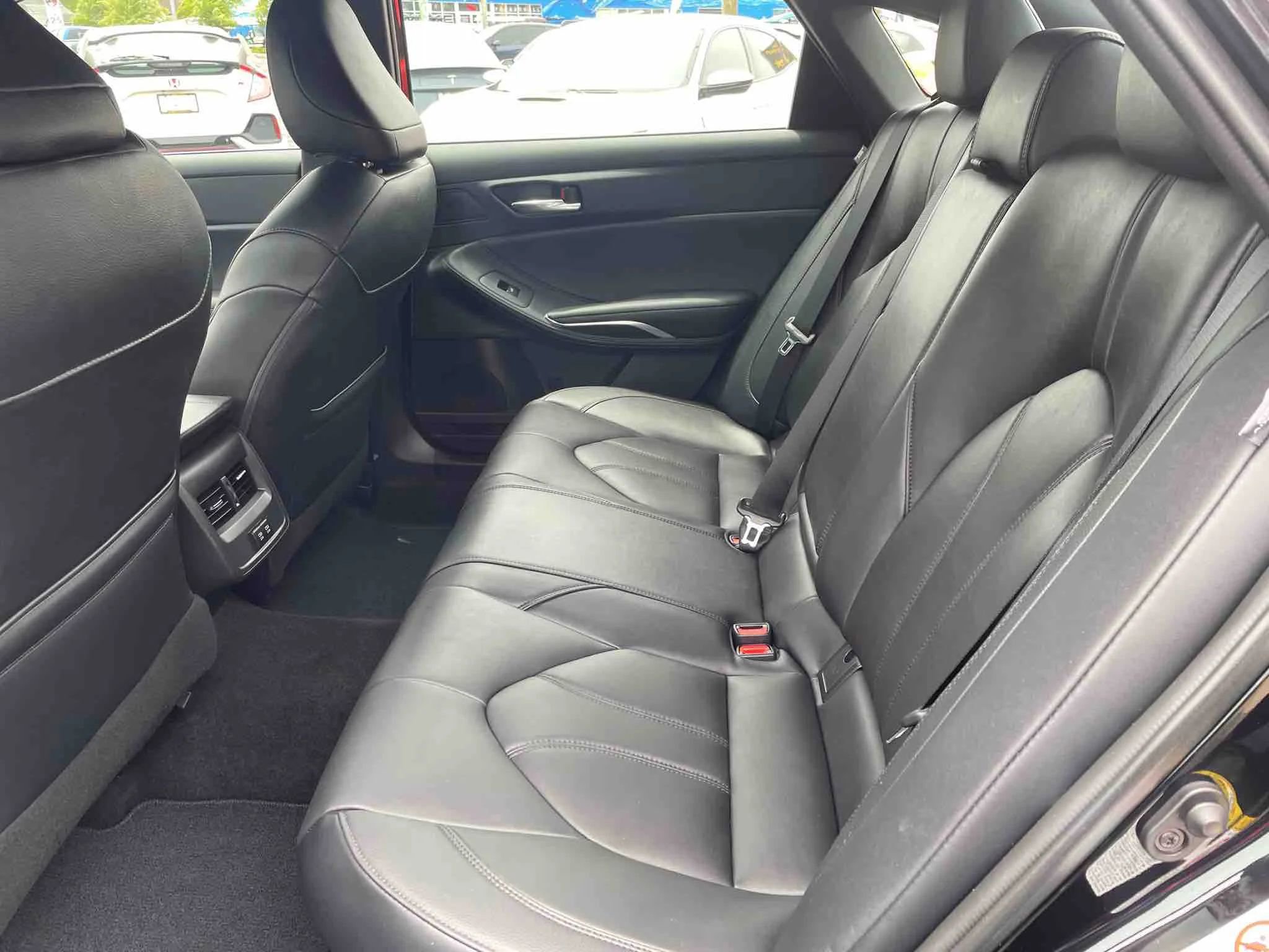 Used 2019 Toyota Avalon XLE image 15