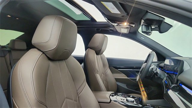 Used 2024 BMW 530i xDrive image 21