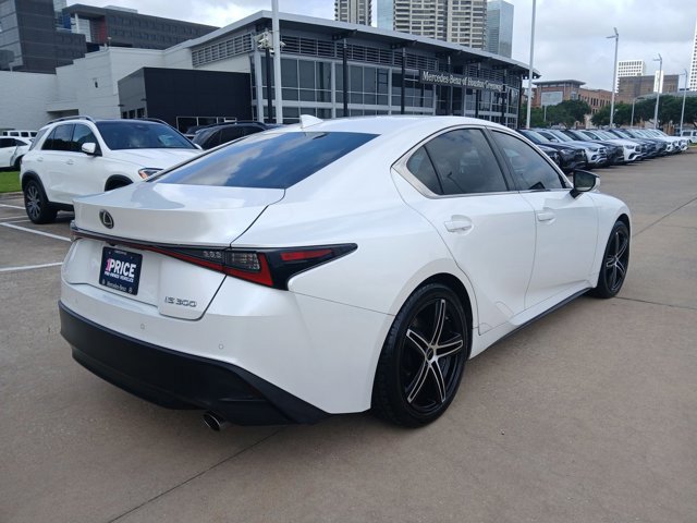 Used 2022 Lexus IS 300 w/ Comfort Package RWD image 5