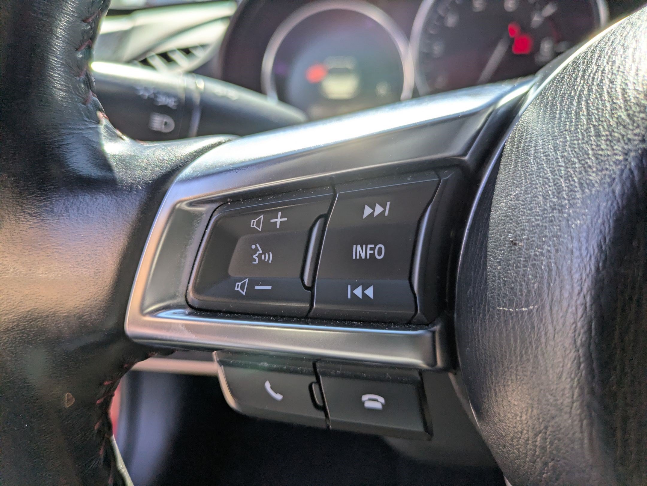Used 2019 MAZDA MX-5 Miata Grand Touring RWD image 16