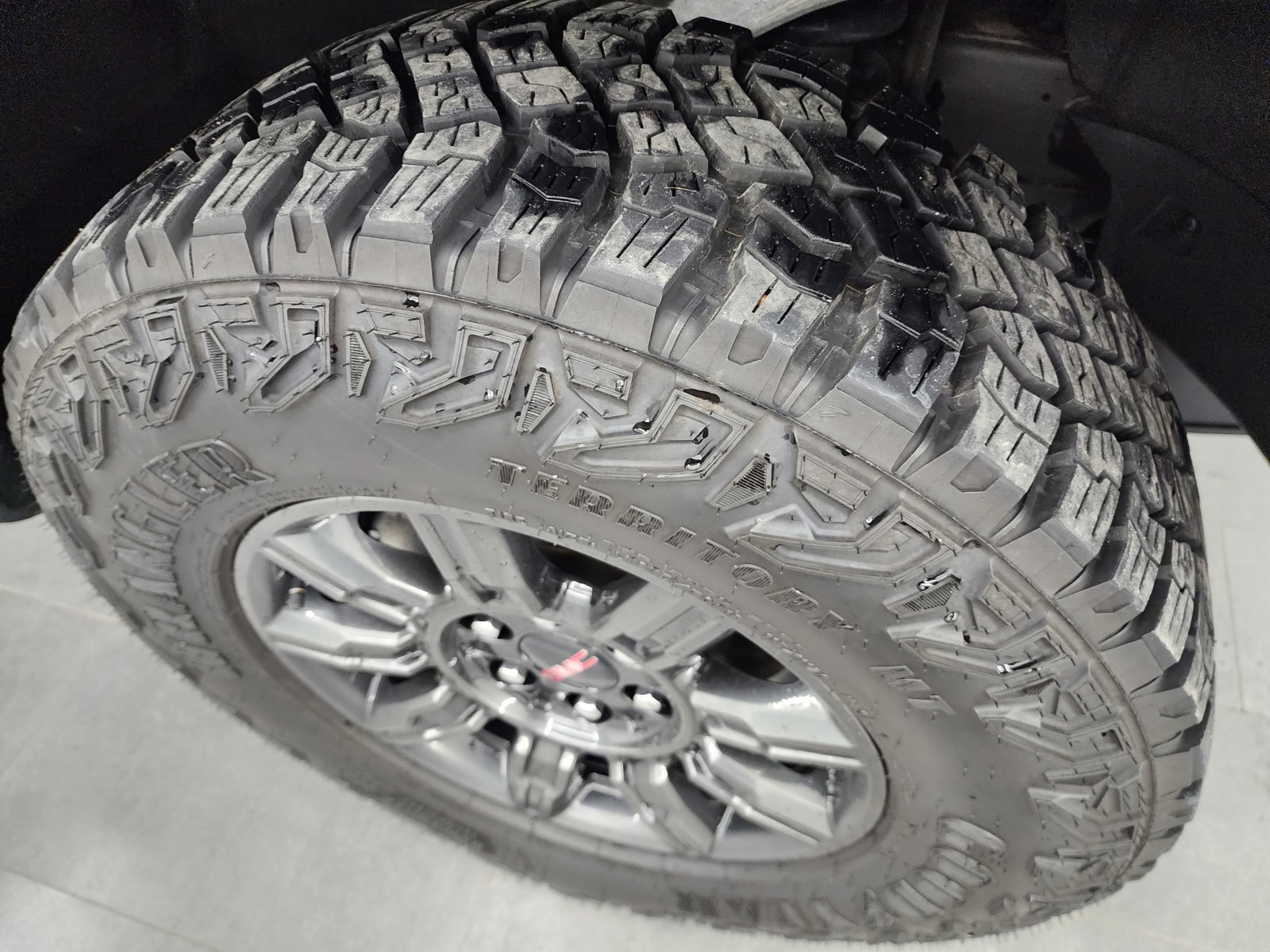 Used 2024 GMC Sierra 1500 AT4X image 3