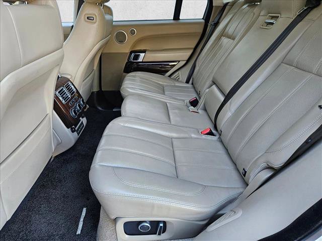 Used 2017 Land Rover Range Rover HSE AWD/4WD image 18