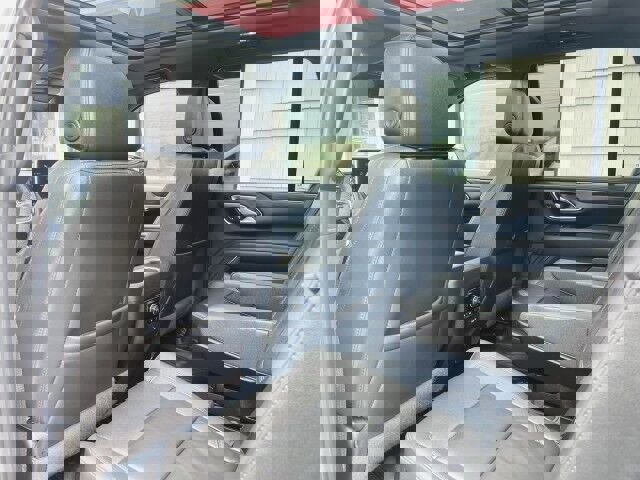 Used 2024 Chevrolet Tahoe Z71 w/ Luxury Package image 19