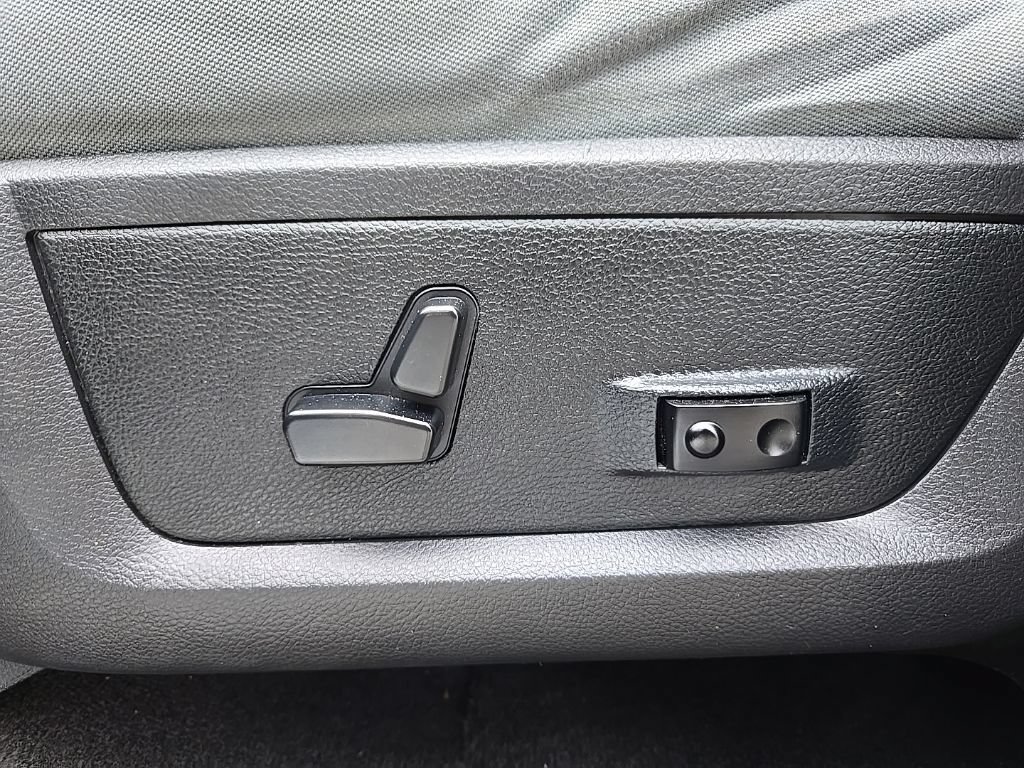 Used 2017 RAM 1500 Big Horn AWD/4WD image 17