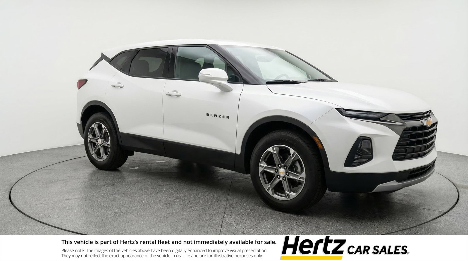 Used 2025 Chevrolet Blazer LT FWD image 1