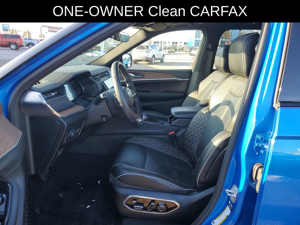 Used 2023 Jeep Grand Cherokee Summit w/ Luxury Tech Group V image 6