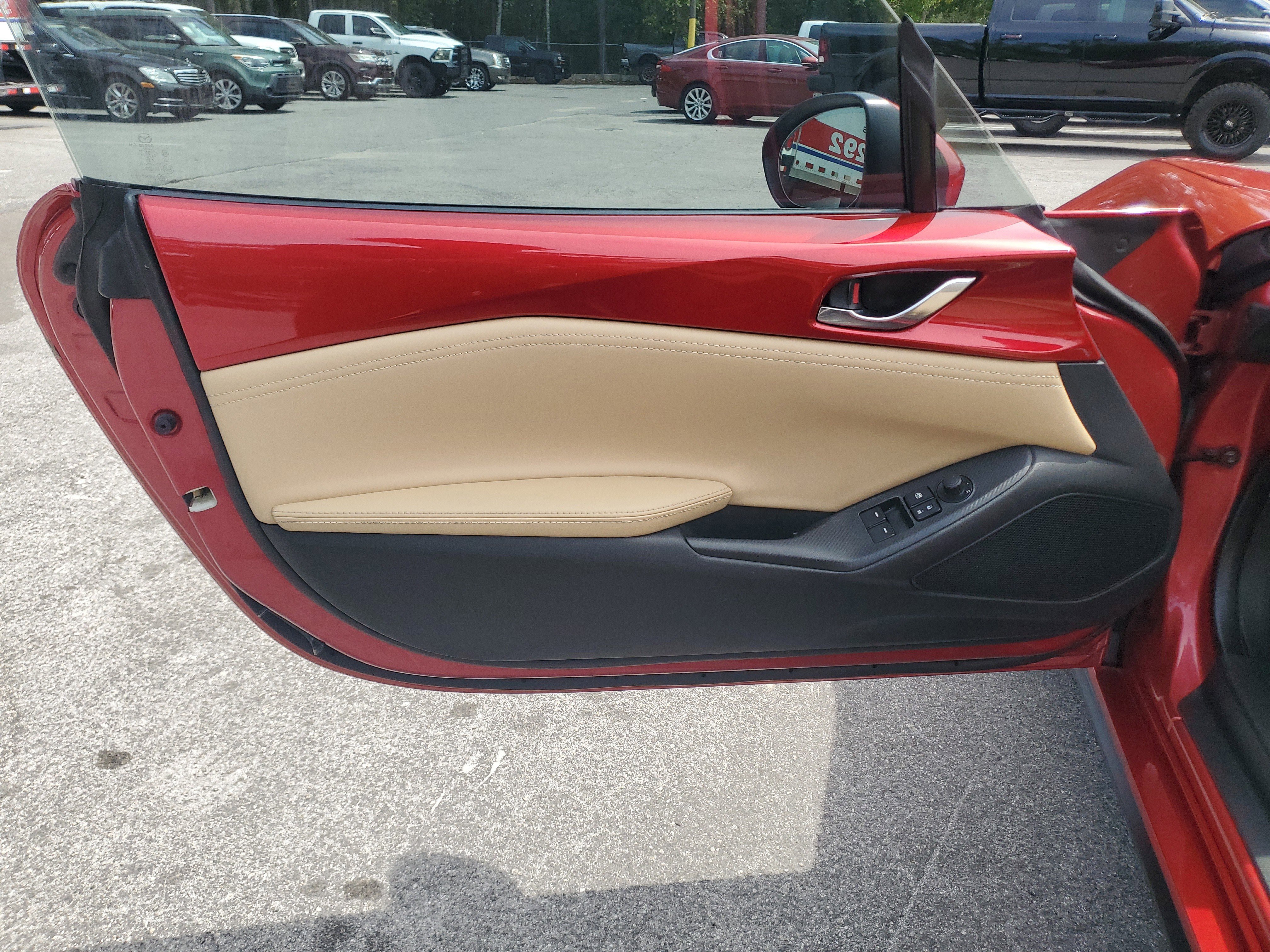 Used 2017 MAZDA MX-5 Miata RF Grand Touring RWD image 12