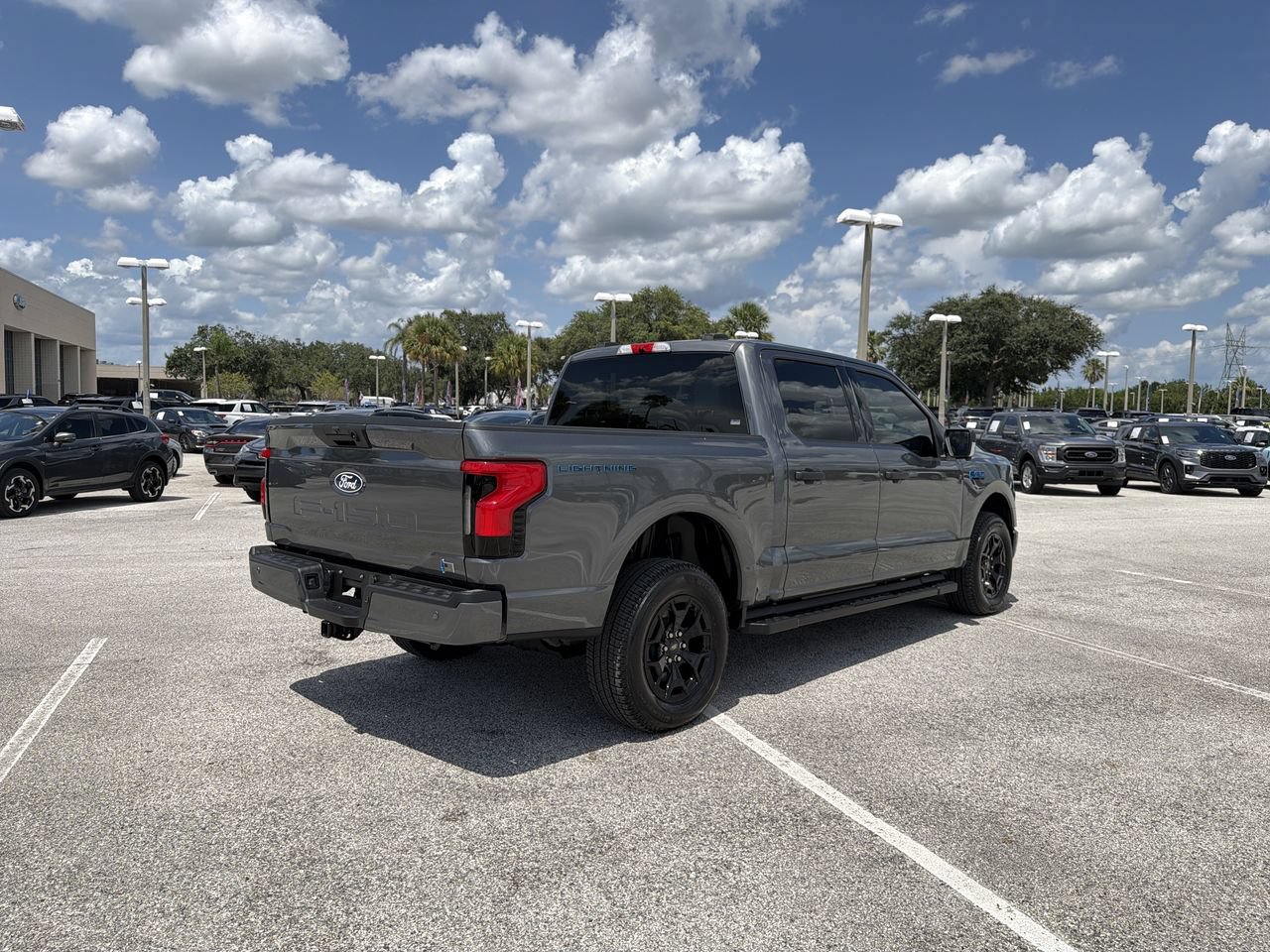 Used 2025 Ford F150 Lightning XLT AWD/4WD image 3