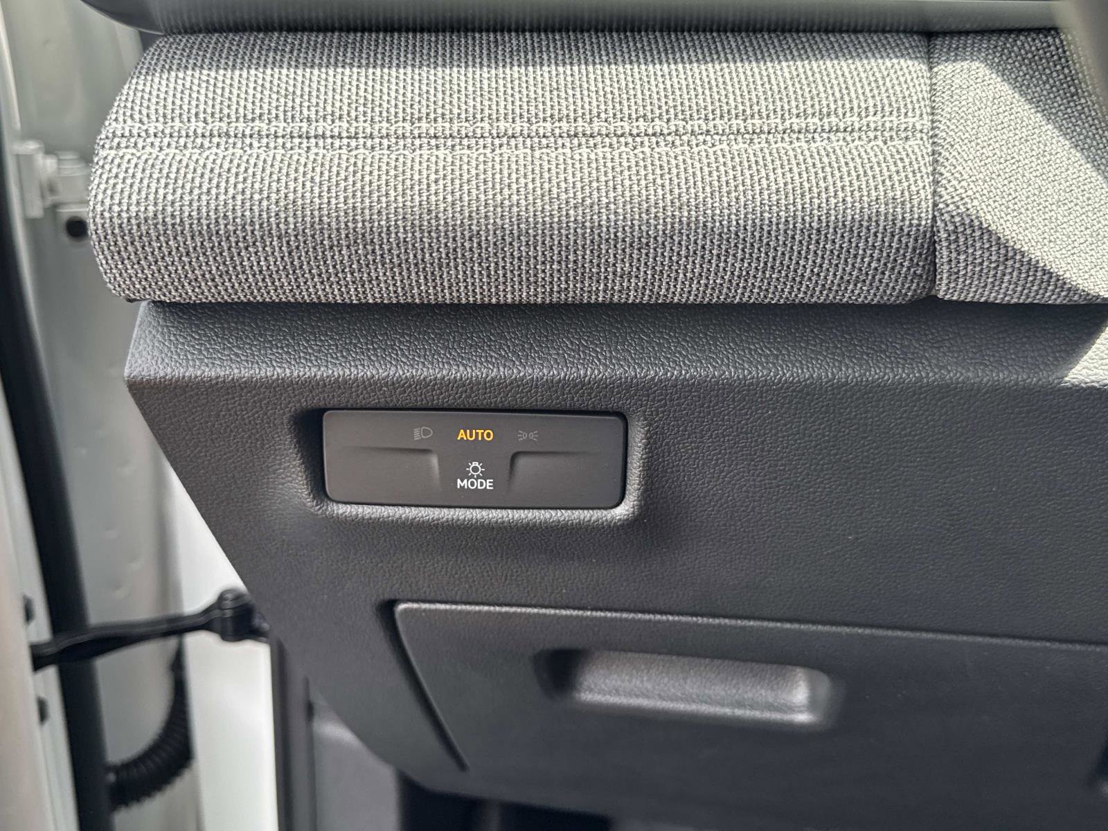 Certified 2025 Volkswagen Tiguan S image 25