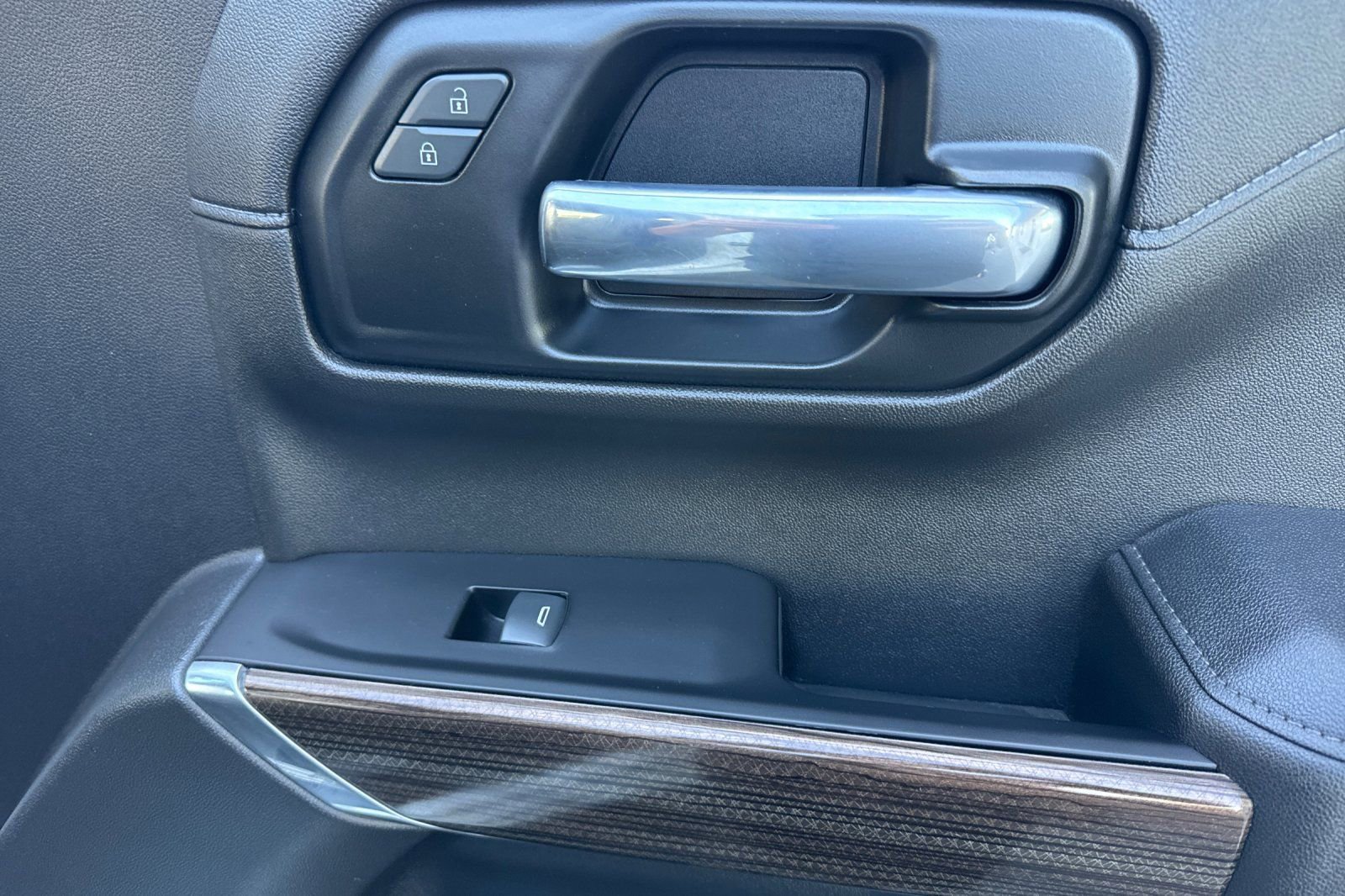 Used 2022 Chevrolet Silverado 1500 LT image 21