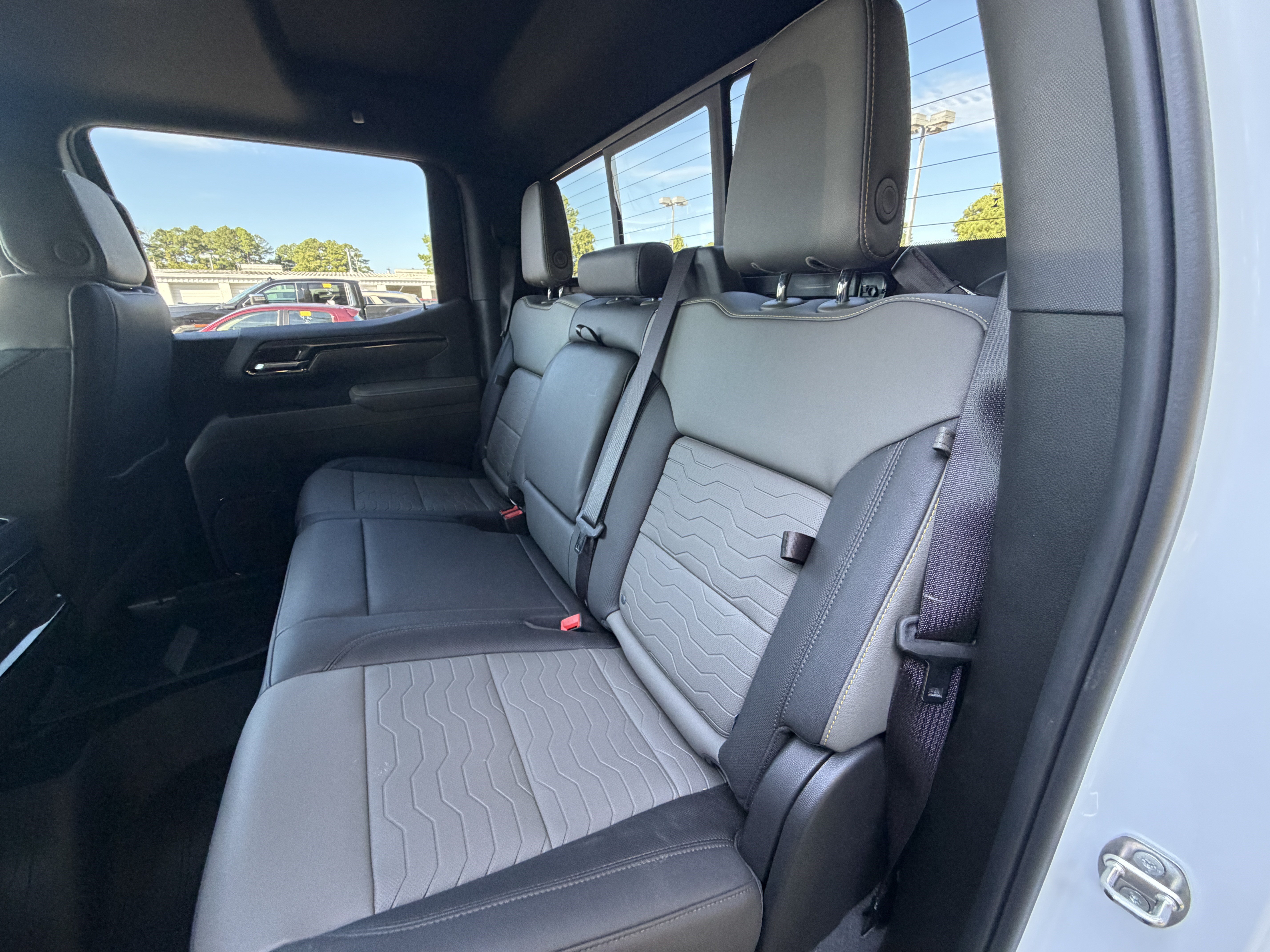 Used 2024 Chevrolet Silverado 1500 ZR2 w/ Technology Package AWD/4WD image 17