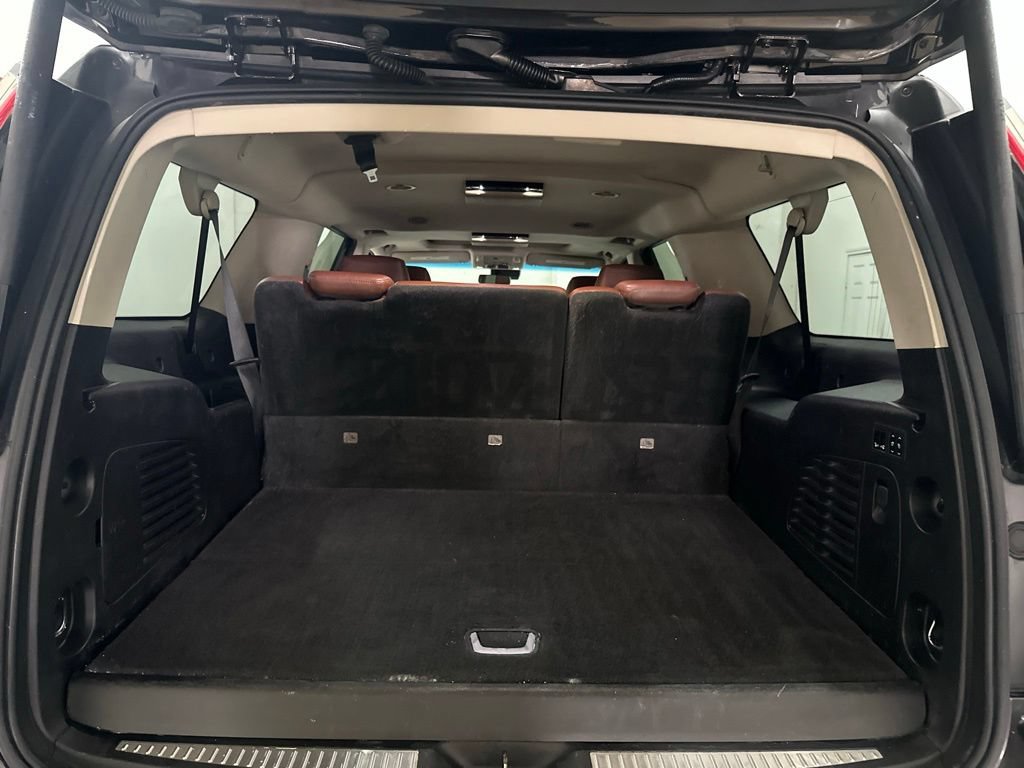 Used 2018 Cadillac Escalade ESV Premium Luxury RWD image 14