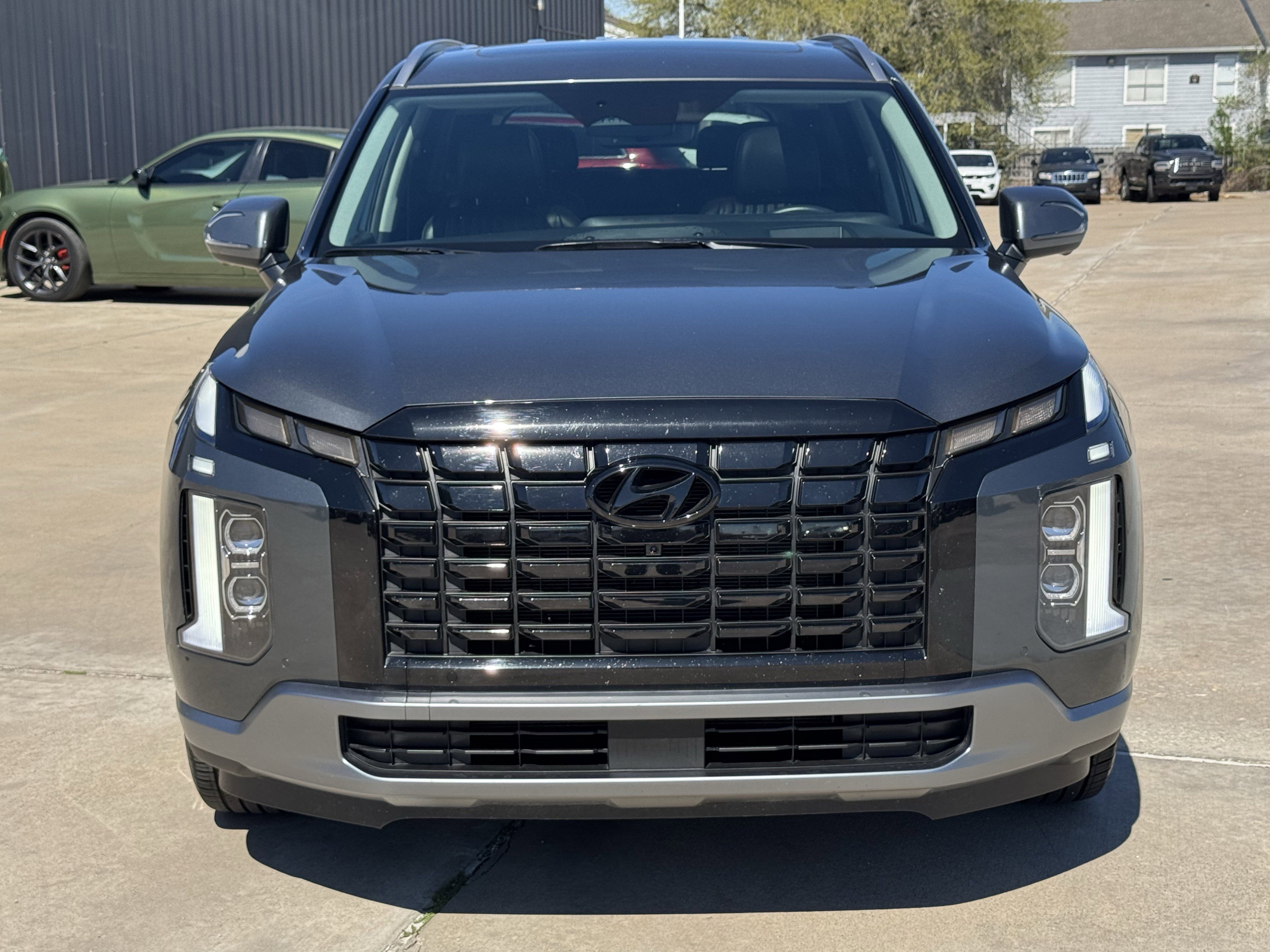 Used 2025 Hyundai Palisade Limited image 3