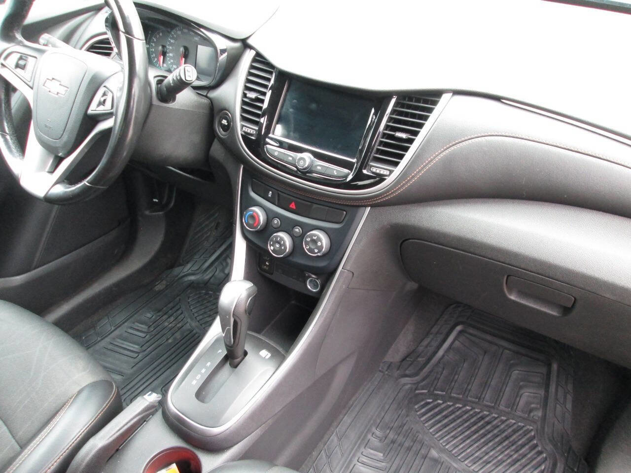 Used 2019 Chevrolet Trax LT w/ LT Convenience Package AWD/4WD image 20