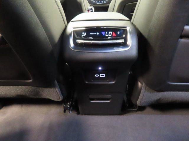 New 2025 Cadillac XT6 Luxury image 24