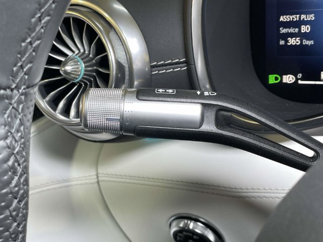 Used 2023 Mercedes-Benz SL 63 AMG 4MATIC image 39