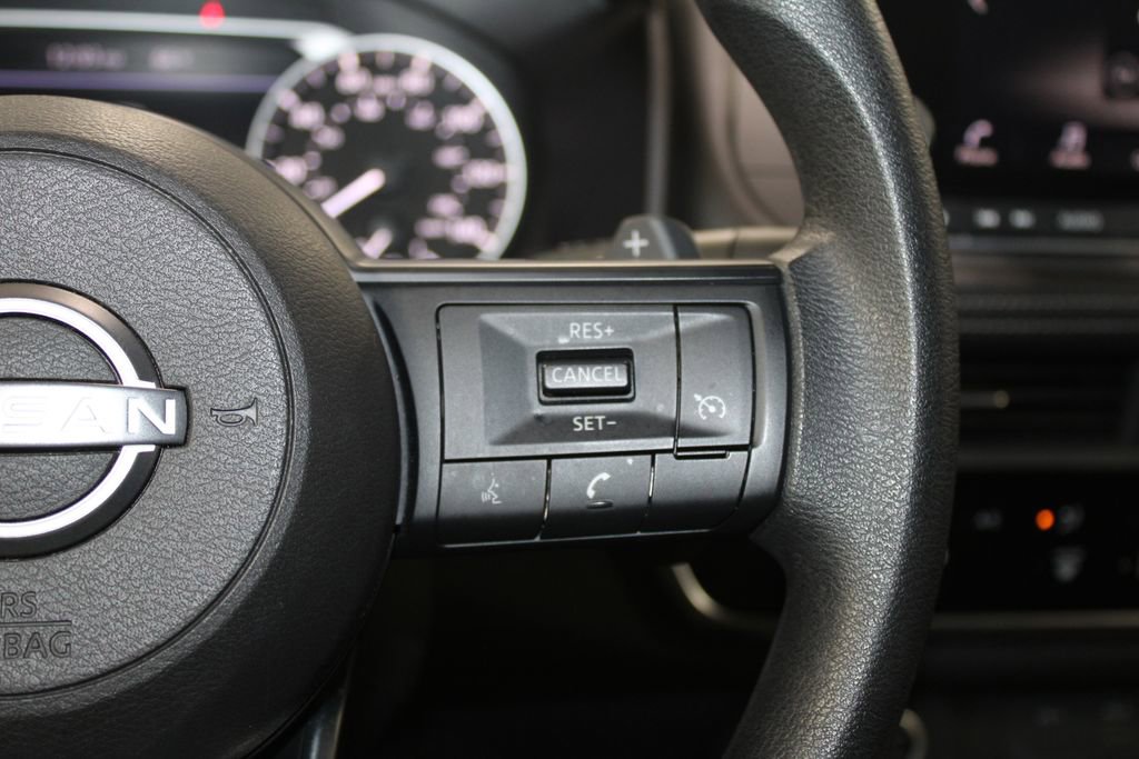 Used 2023 Nissan Rogue S image 35