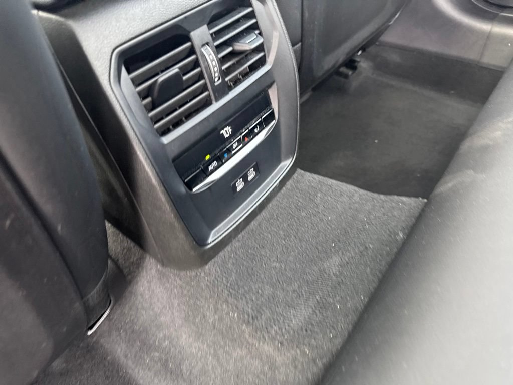 Used 2026 BMW 330i xDrive Sedan AWD/4WD image 32