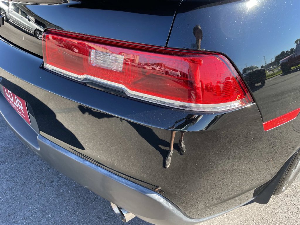 Used 2015 Chevrolet Camaro LS RWD image 17
