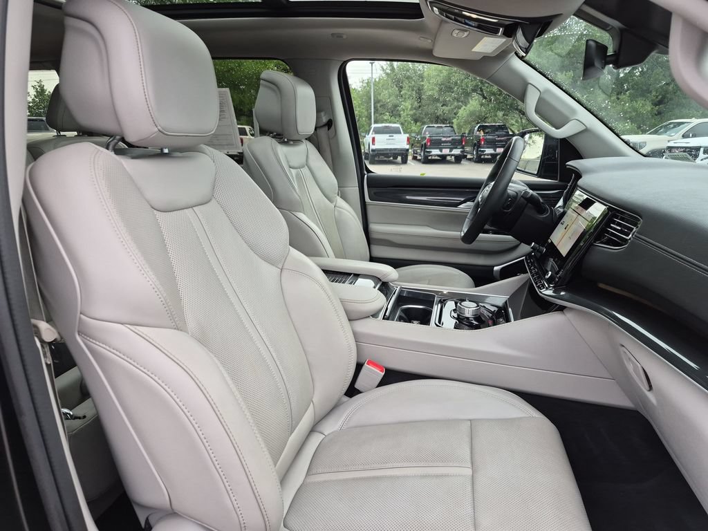 Used 2022 Jeep Wagoneer Series I w/ Premium Group I AWD/4WD image 41
