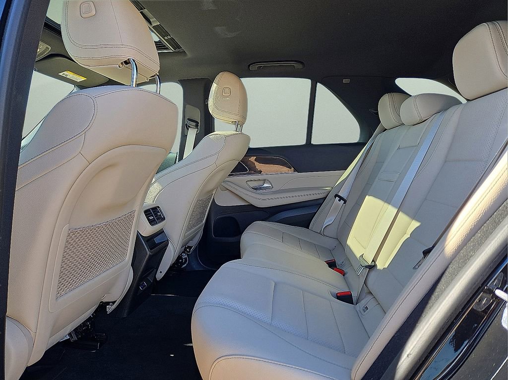 Used 2025 Mercedes-Benz GLE 450 4MATIC w/ Warmth & Comfort Package image 17