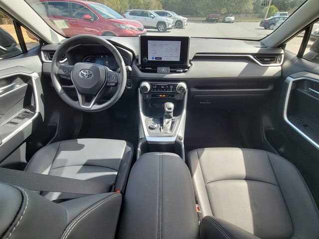 Used 2025 Toyota RAV4 XLE Premium image 2