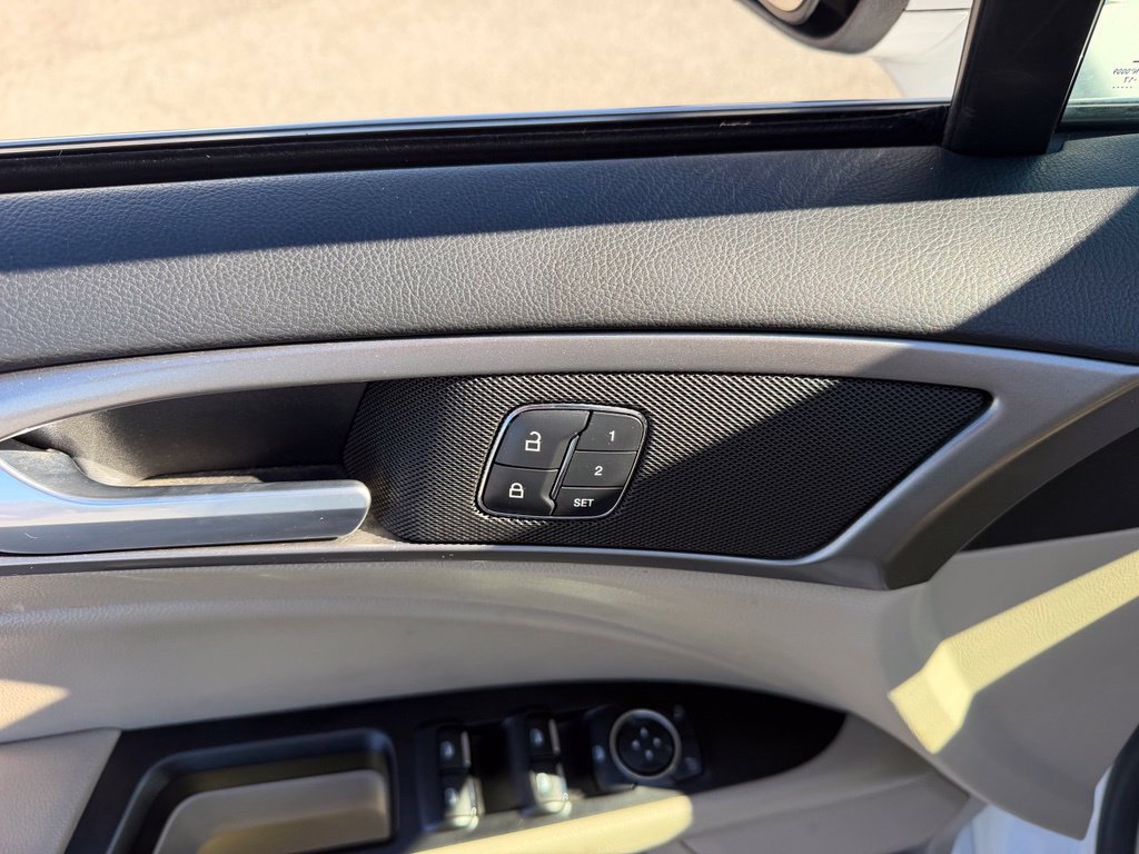 Used 2018 Ford Fusion SE w/ Fusion SE Technology Package AWD/4WD image 13