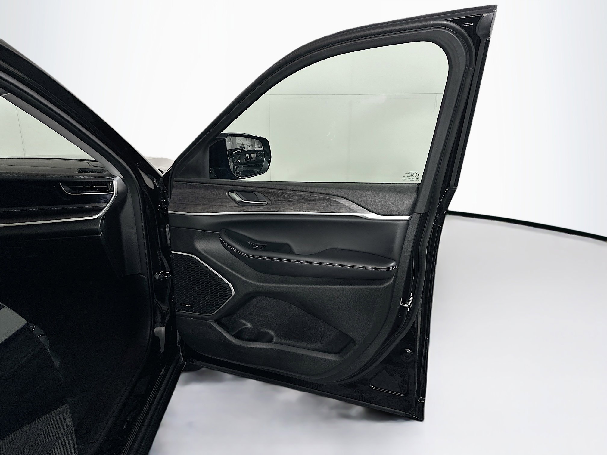 Used 2022 Jeep Grand Cherokee Limited 4xe w/ MOPAR Finishing Package image 34