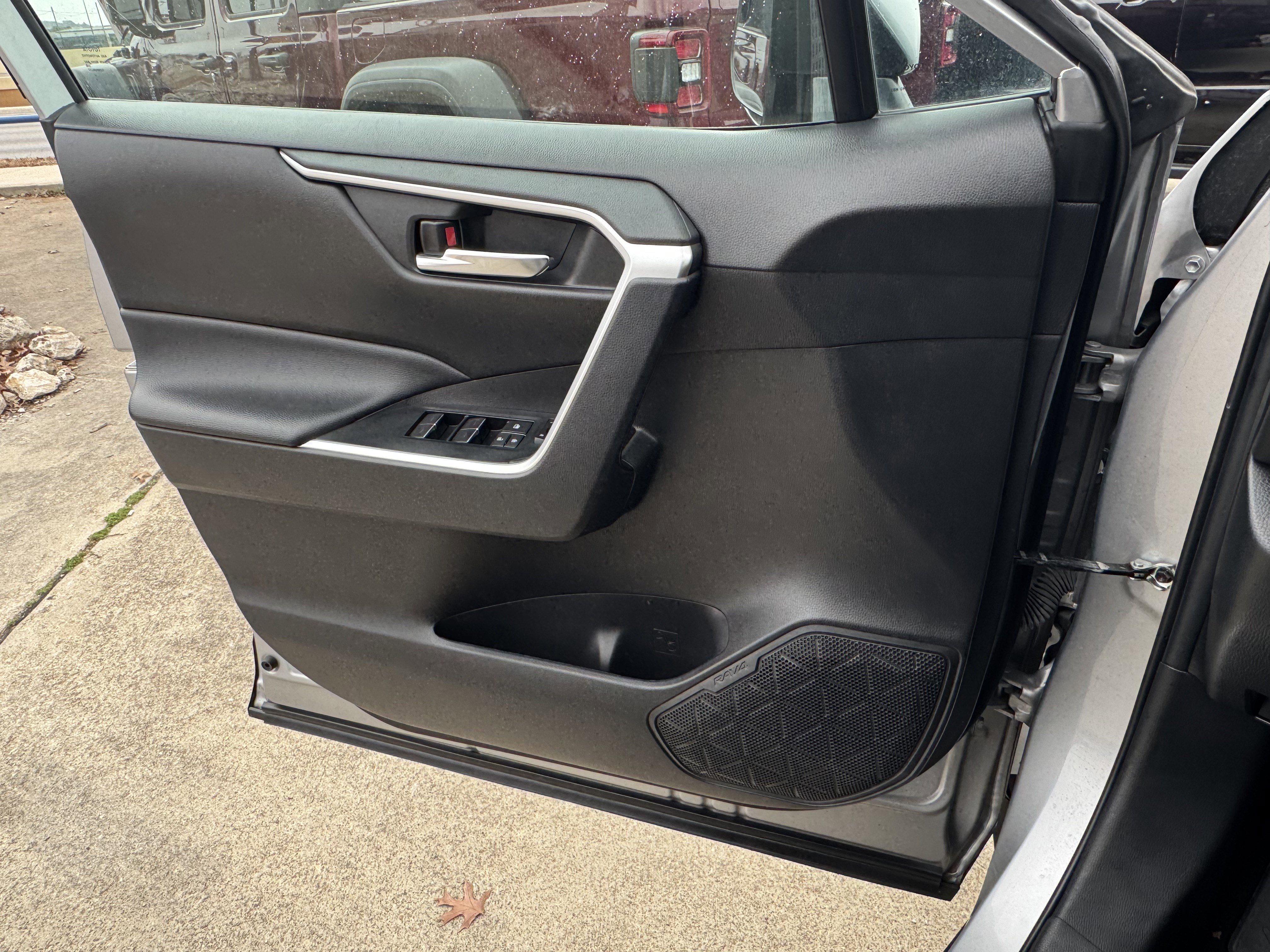 Used 2024 Toyota RAV4 XLE image 22