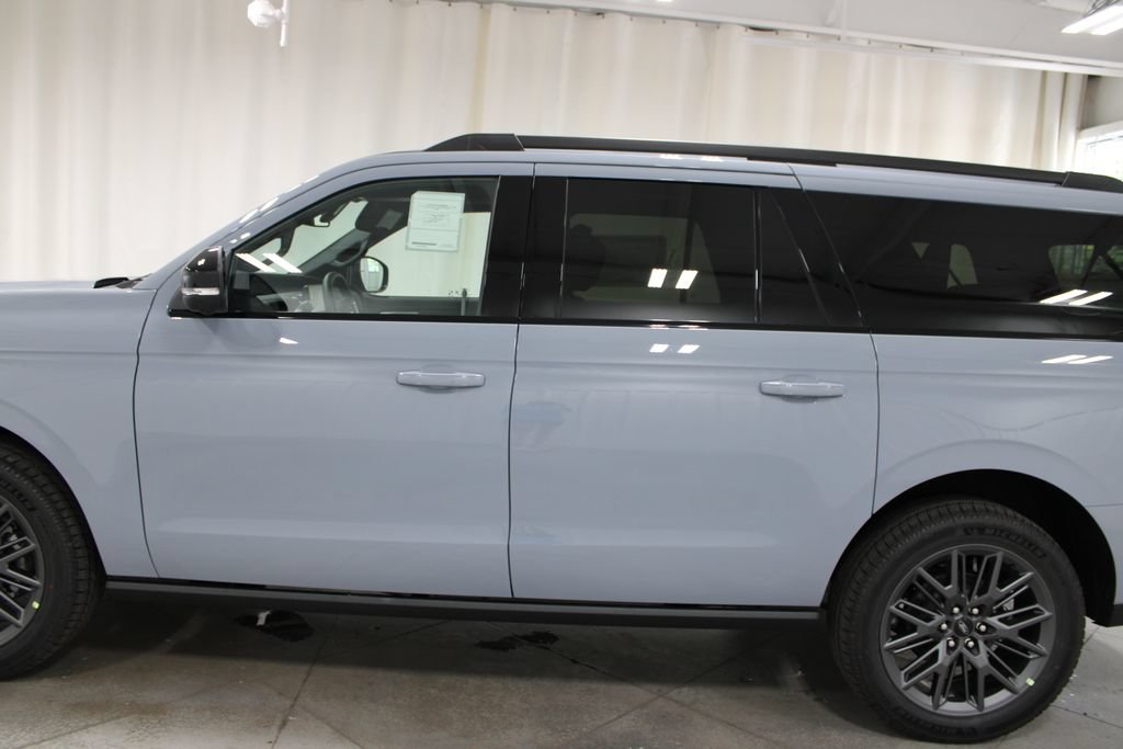New 2027 Ford Expedition Max Platinum w/ Stealth Appearance Package RWD image 5