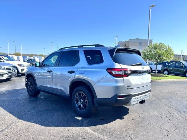 Used 2025 Honda Pilot TrailSport image 7