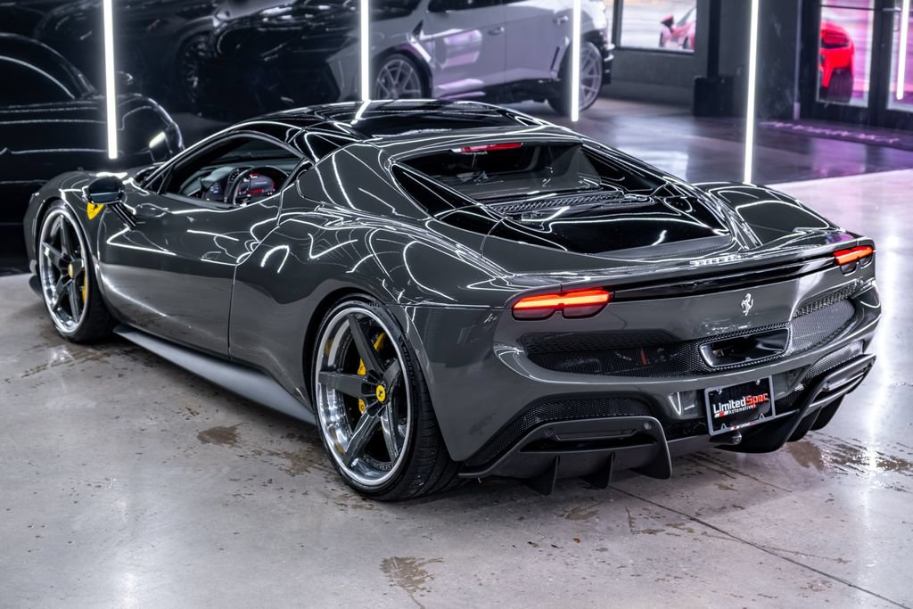 Used 2023 Ferrari 296 GTS RWD image 27