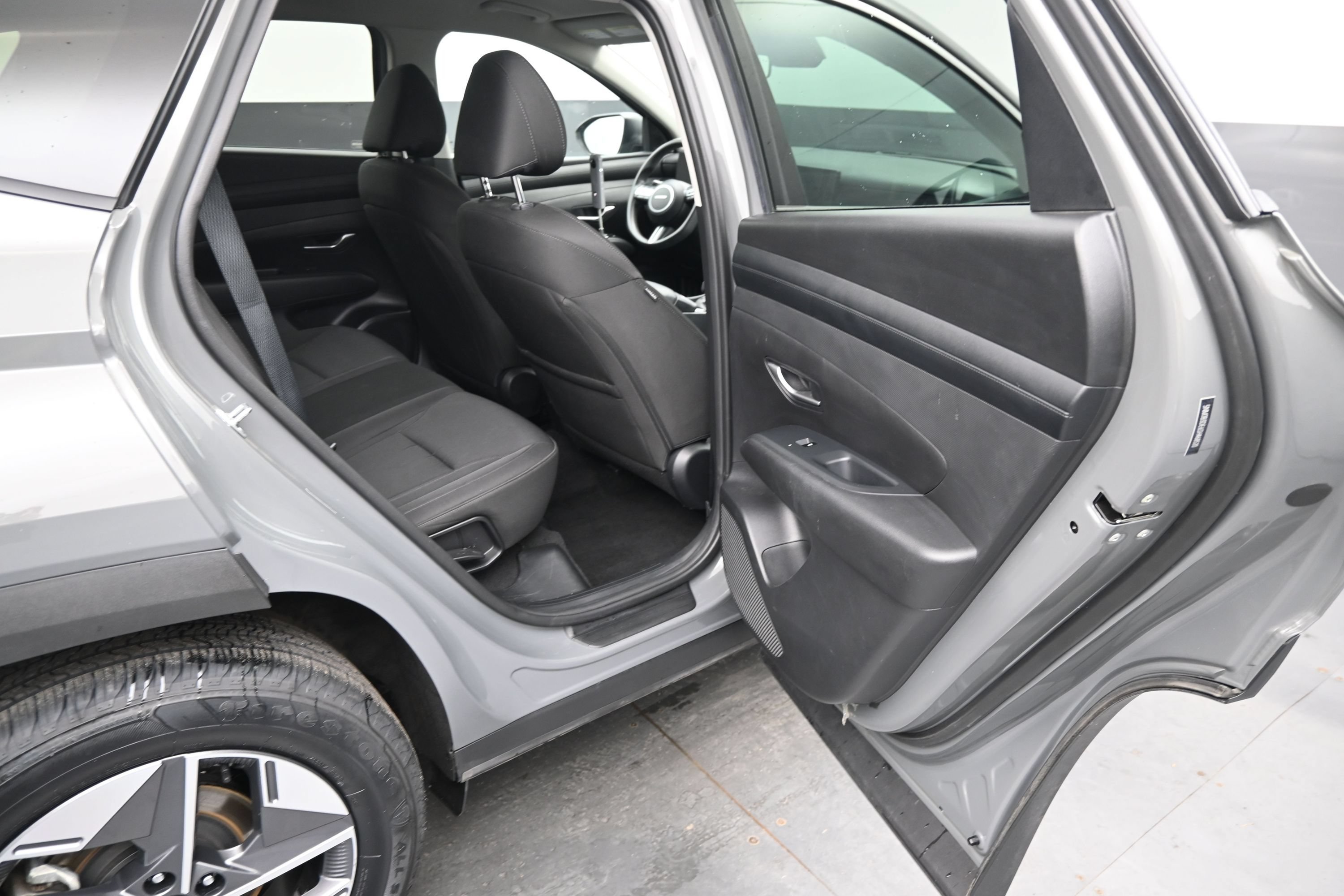 Used 2025 Hyundai Tucson SEL FWD image 12