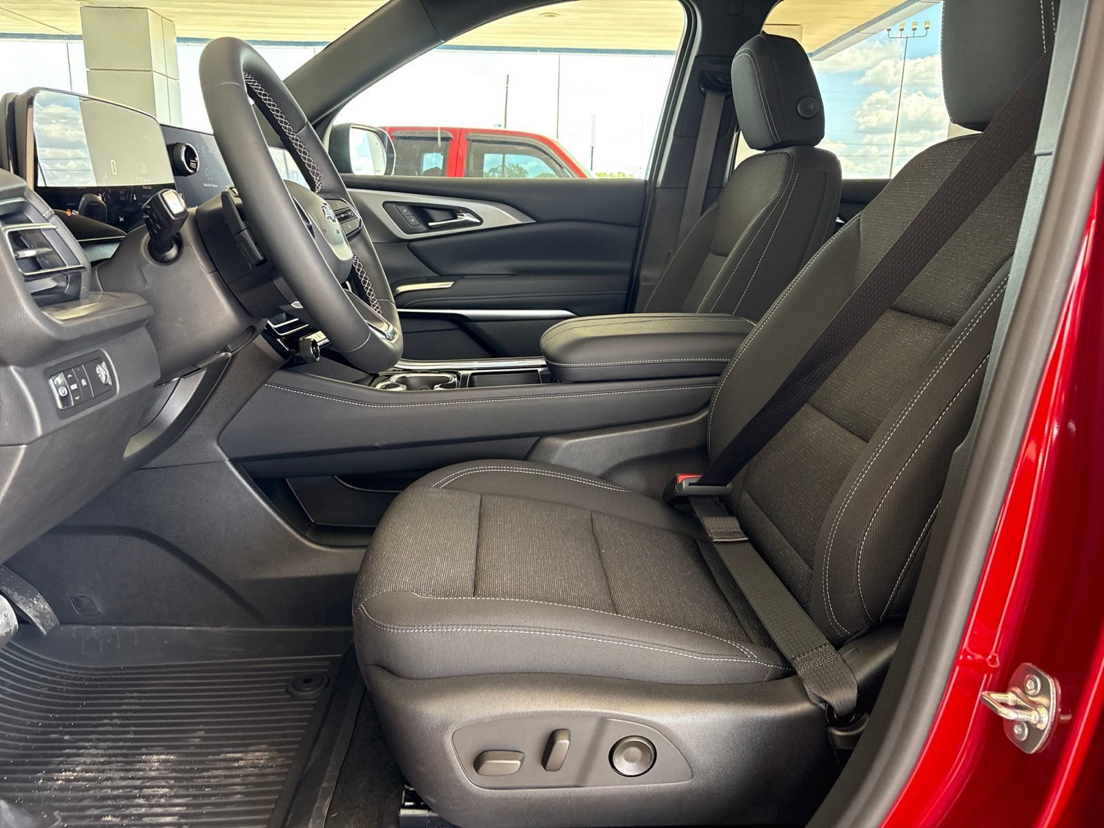 New 2026 Chevrolet Traverse LT w/ Midnight/Sport Edition FWD image 14