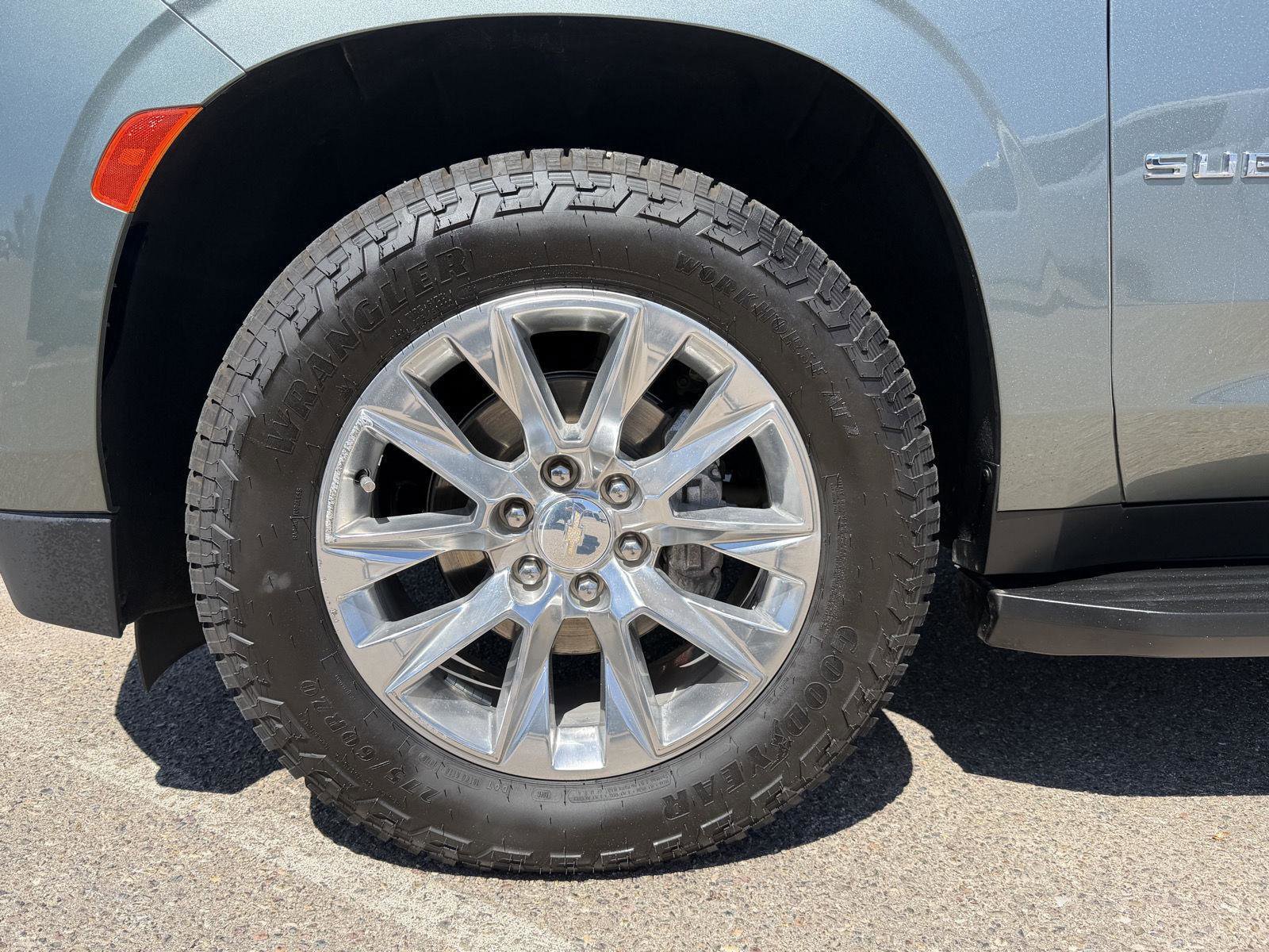 Used 2023 Chevrolet Suburban Premier RWD image 39