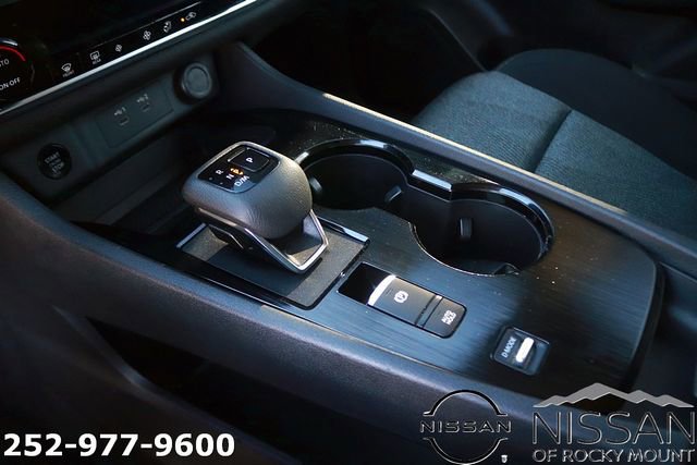Used 2024 Nissan Rogue SV image 21